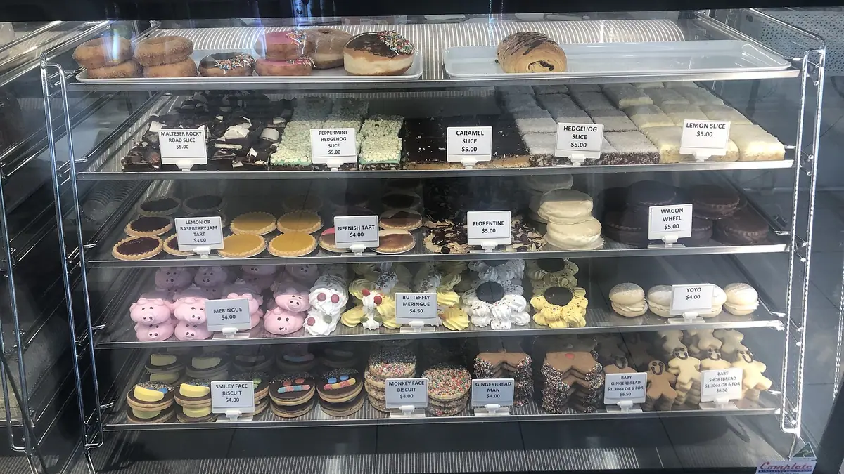 Nuttalls – bakery in Farnworth town centre